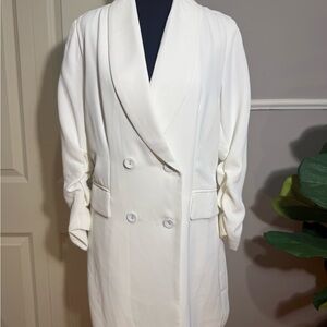 Skies Are Blue Elegant White Double-Breasted Blazer